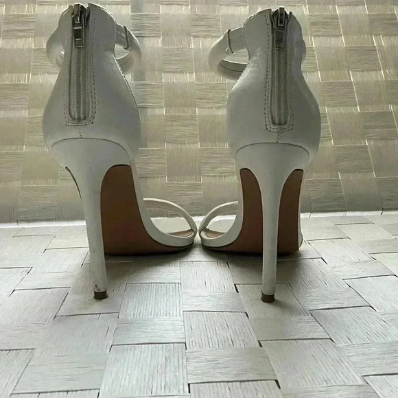 Steve Madden, White, 4 inch Stiletto Heel, Size 7.5M, Functional Back Zipper - Picture 6 of 11